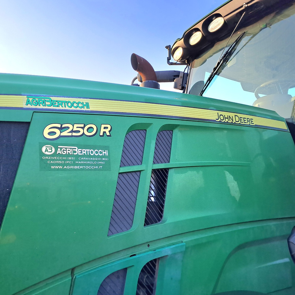 JOHN DEERE 6250R ULTIMATE EDITION - Traktor: slika 4 JOHN DEERE 6250R ULTIMATE EDITION - Traktor: slika 4