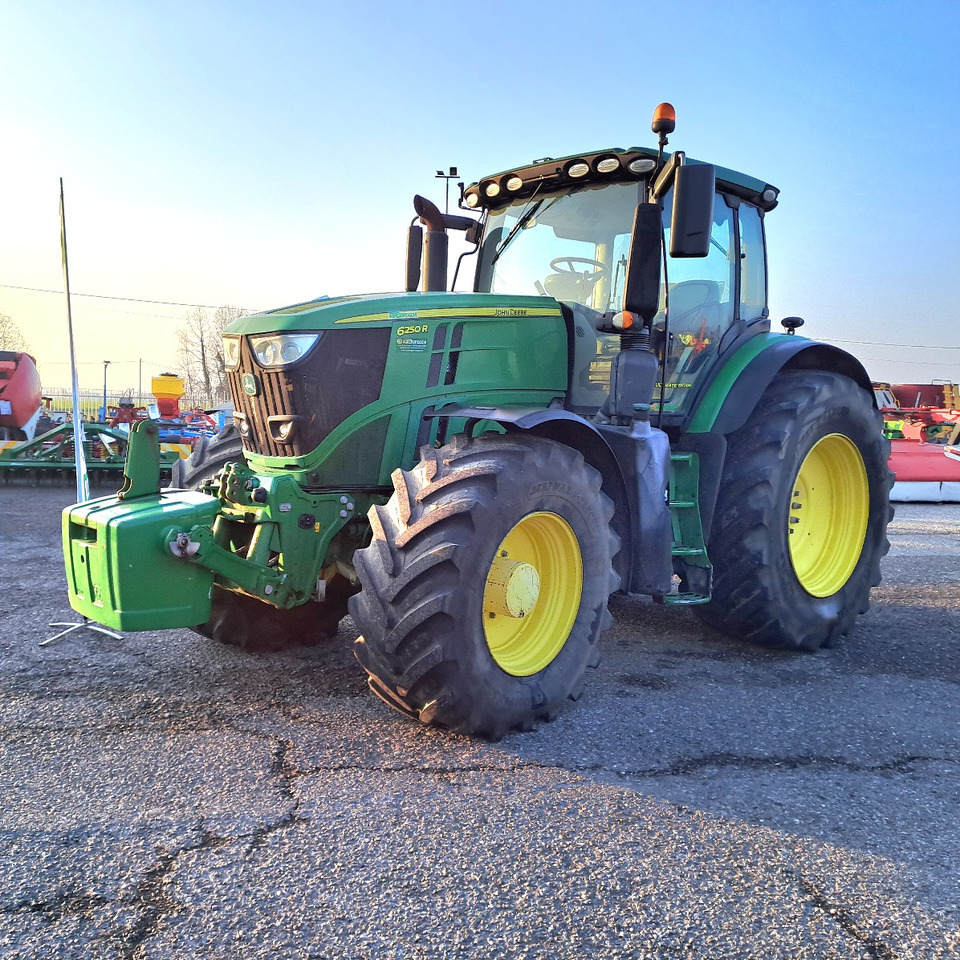 JOHN DEERE 6250R ULTIMATE EDITION - Traktor: slika 1 JOHN DEERE 6250R ULTIMATE EDITION - Traktor: slika 1