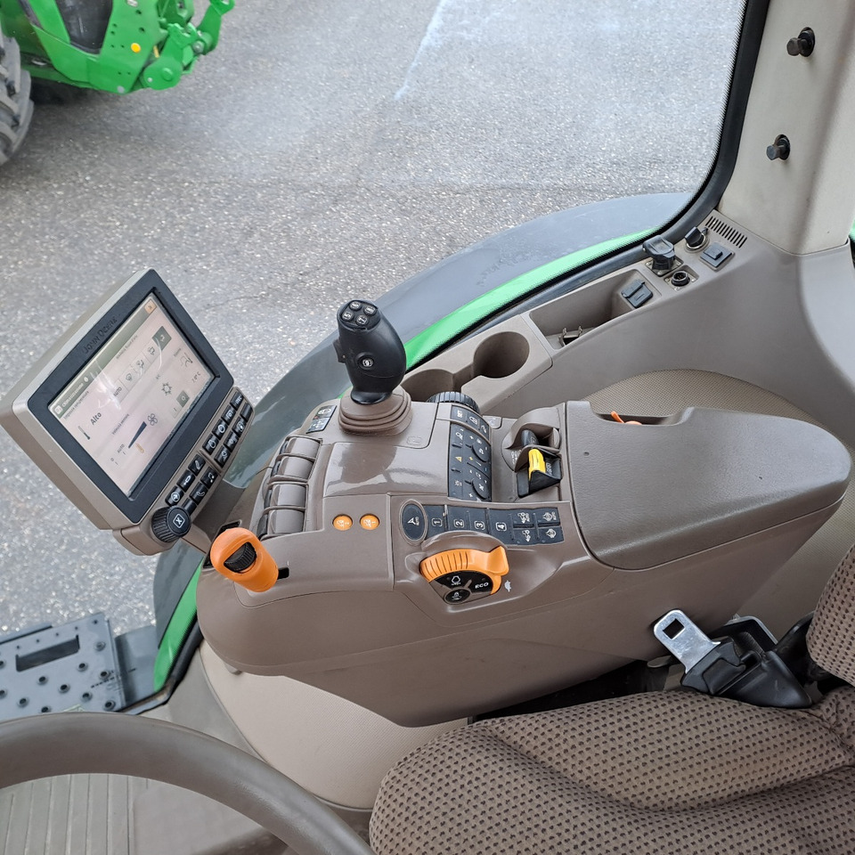 Traktor JOHN DEERE 7230R: slika 8