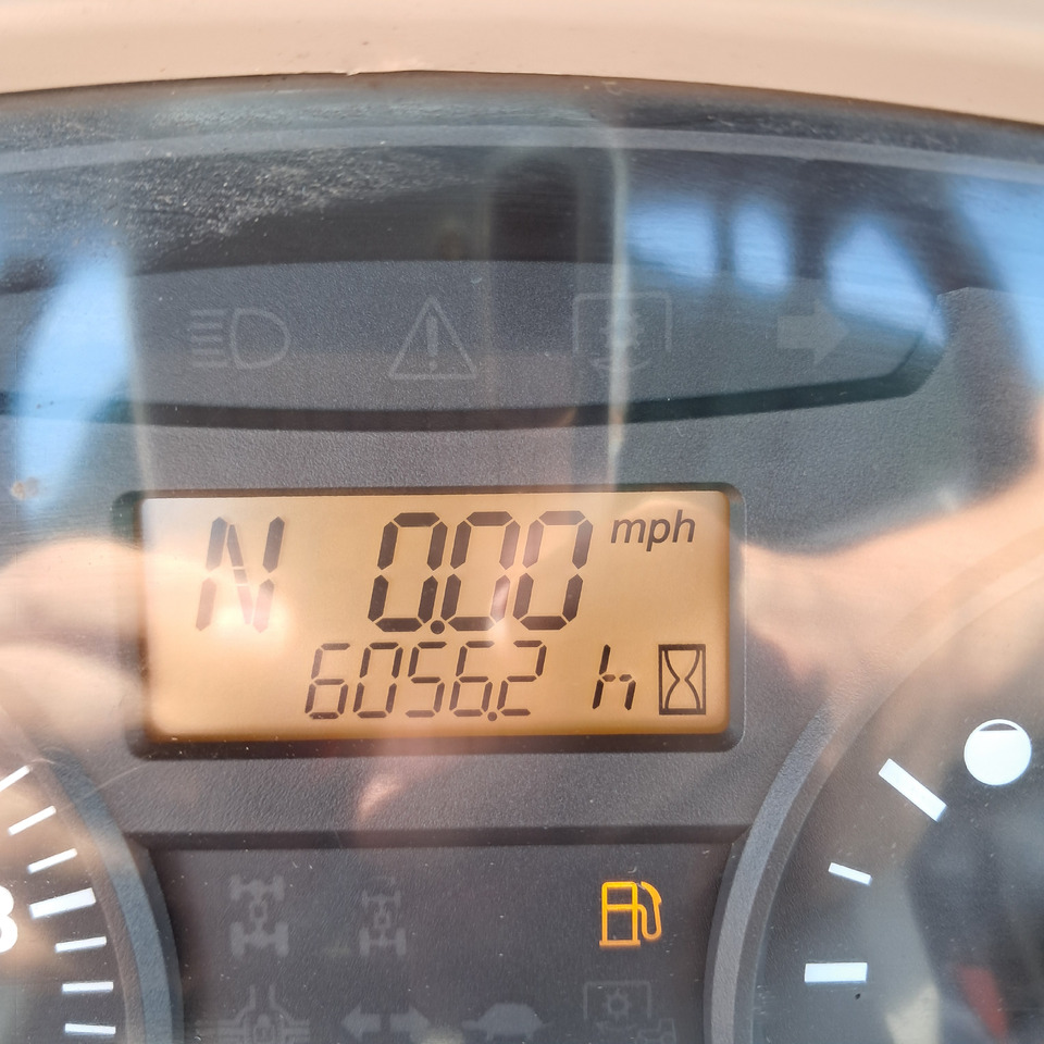 KUBOTA M9960 KUBOTA M9960: slika 9 KUBOTA M9960 KUBOTA M9960: slika 9