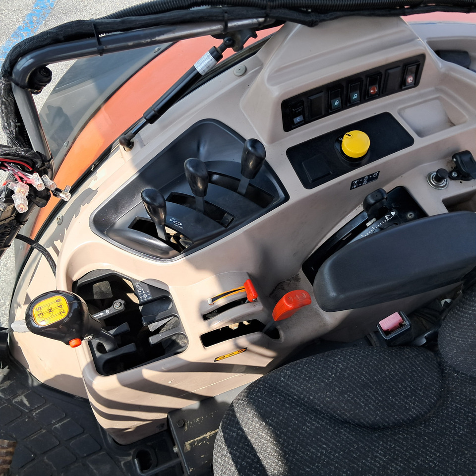 KUBOTA M9960 KUBOTA M9960: slika 8 KUBOTA M9960 KUBOTA M9960: slika 8