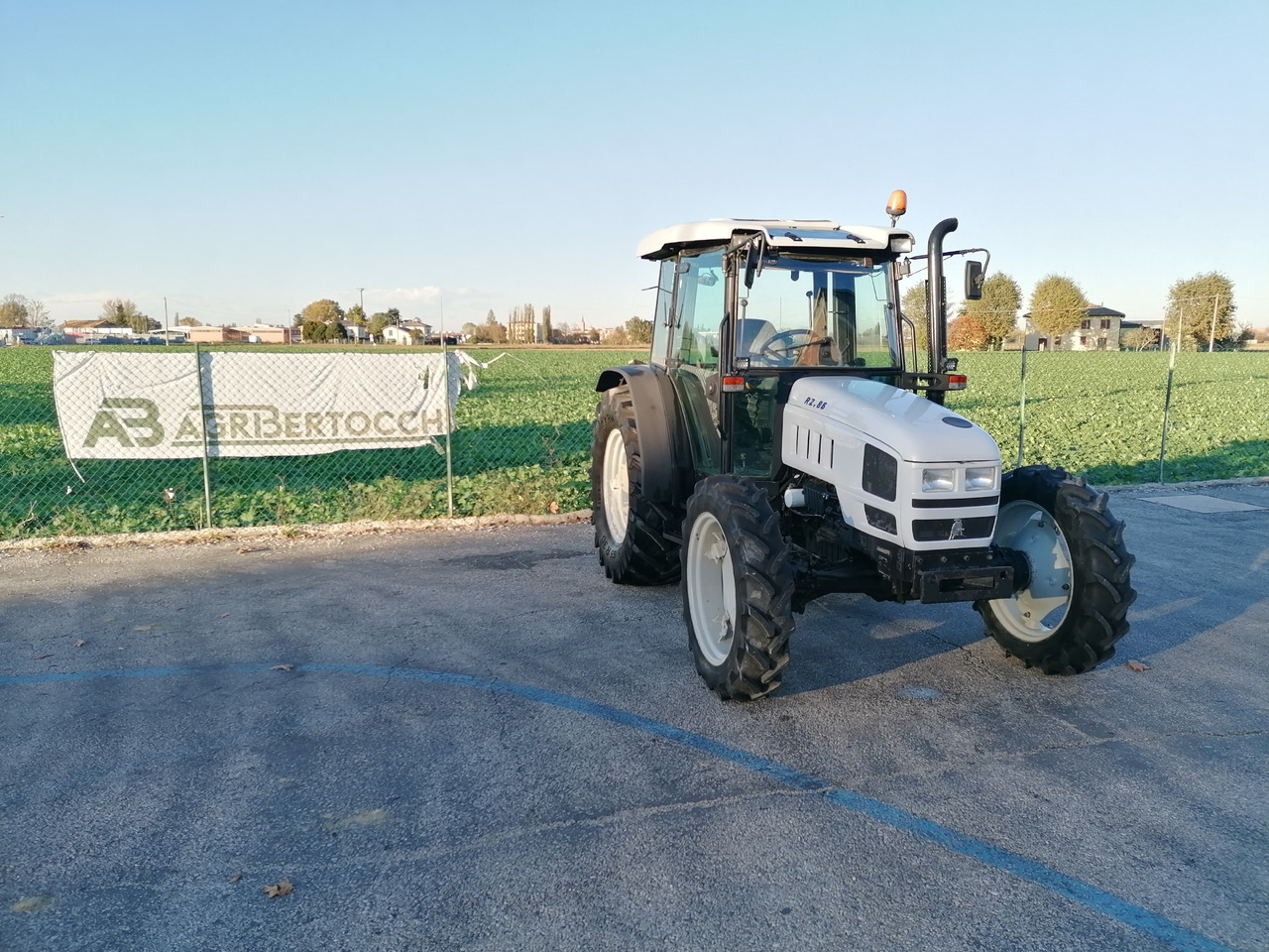 LAMBORGHINI R2.86 - Traktor: slika 1 LAMBORGHINI R2.86 - Traktor: slika 1