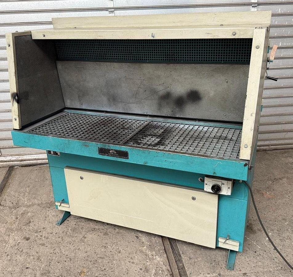 Absaugtisch BECK - HVAC oprema: slika 1 Absaugtisch BECK - HVAC oprema: slika 1