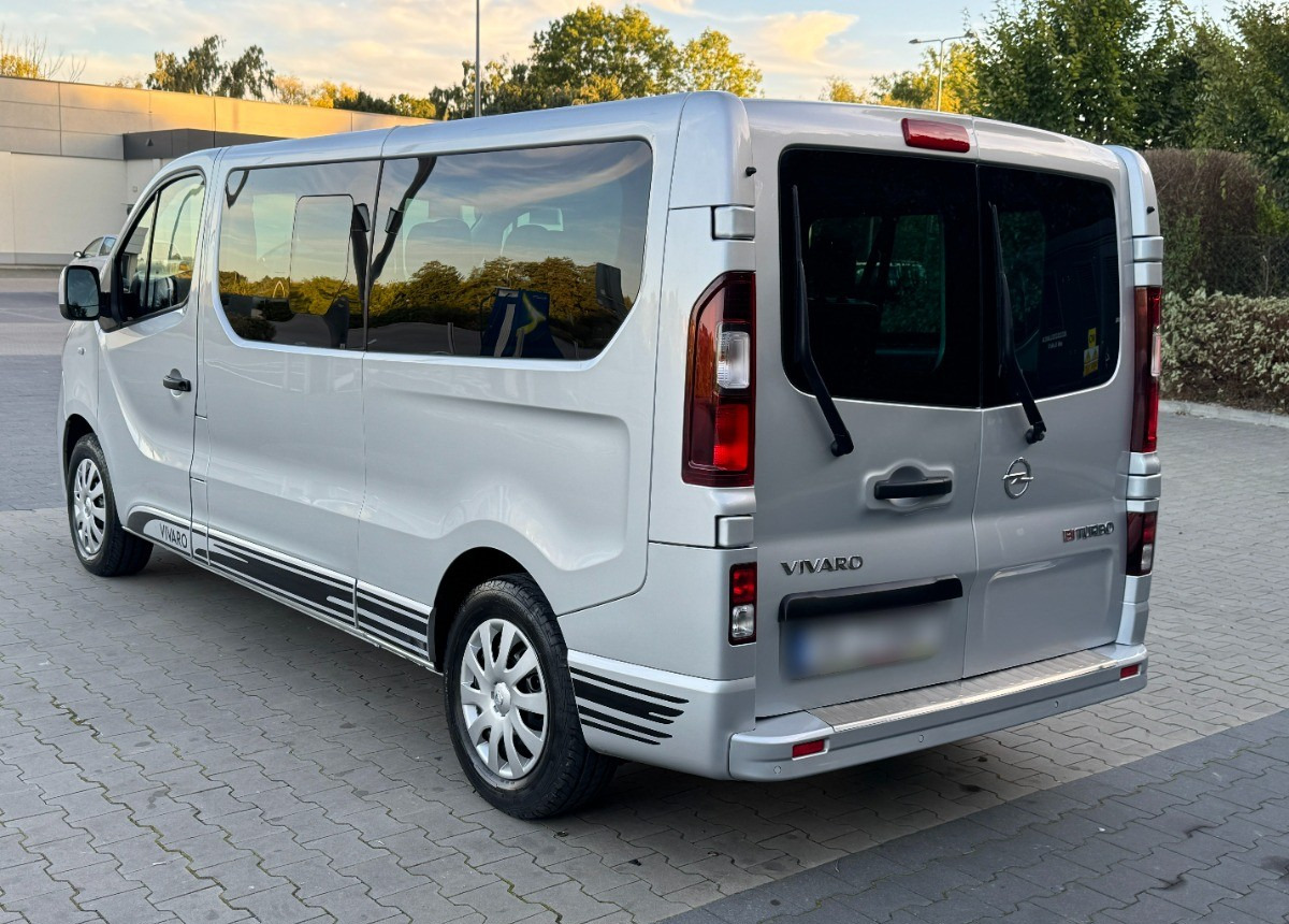 Opel Vivaro 1.6 DCI 145KM 9 osobowy Nawiewy góra dół DOINWESTOWANY Super stan - Karavan: slika 3 Opel Vivaro 1.6 DCI 145KM 9 osobowy Nawiewy góra dół DOINWESTOWANY Super stan - Karavan: slika 3