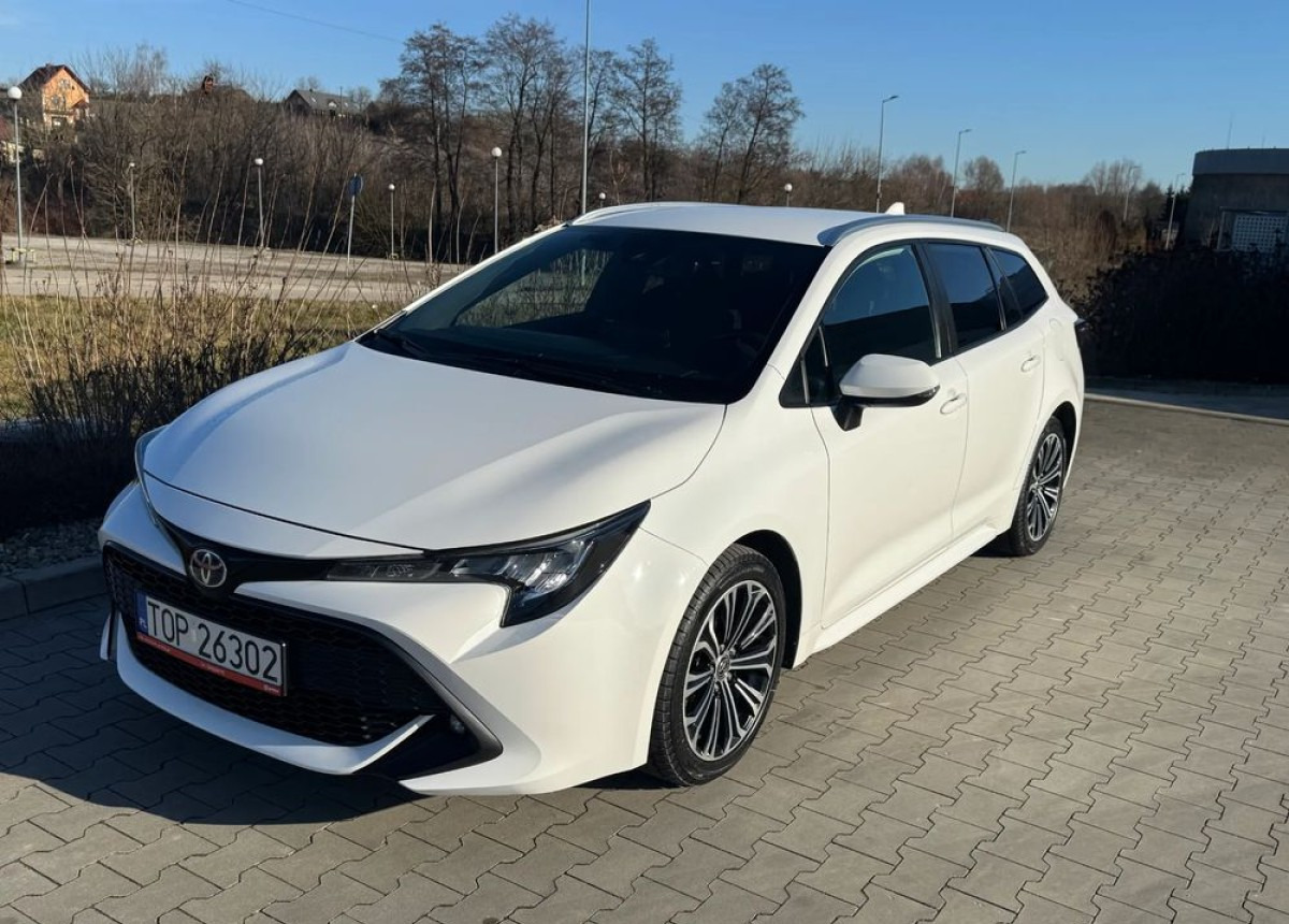 Toyota Corolla 1.8 Hybrid Active Niski przebieg LED FV23 W SUPER STANIE - Automobil: slika 3 Toyota Corolla 1.8 Hybrid Active Niski przebieg LED FV23 W SUPER STANIE - Automobil: slika 3