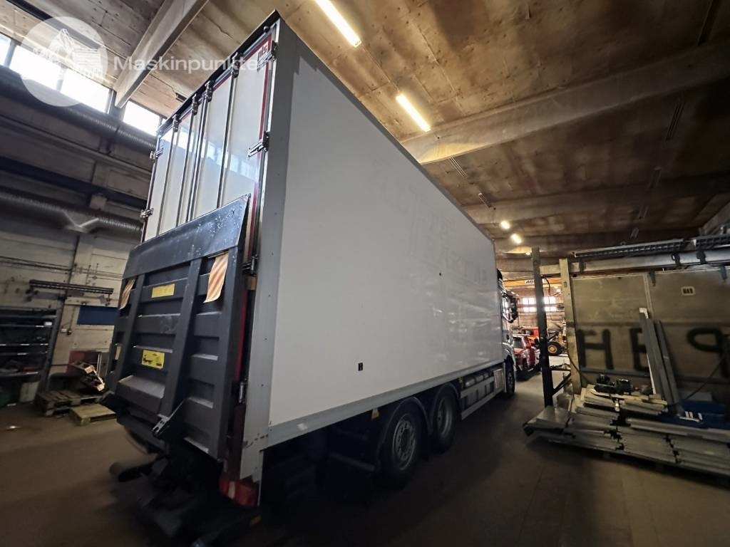 Mercedes-Benz Actros 2545 - Kamion sa zatvorenim sandukom: slika 4 Mercedes-Benz Actros 2545 - Kamion sa zatvorenim sandukom: slika 4