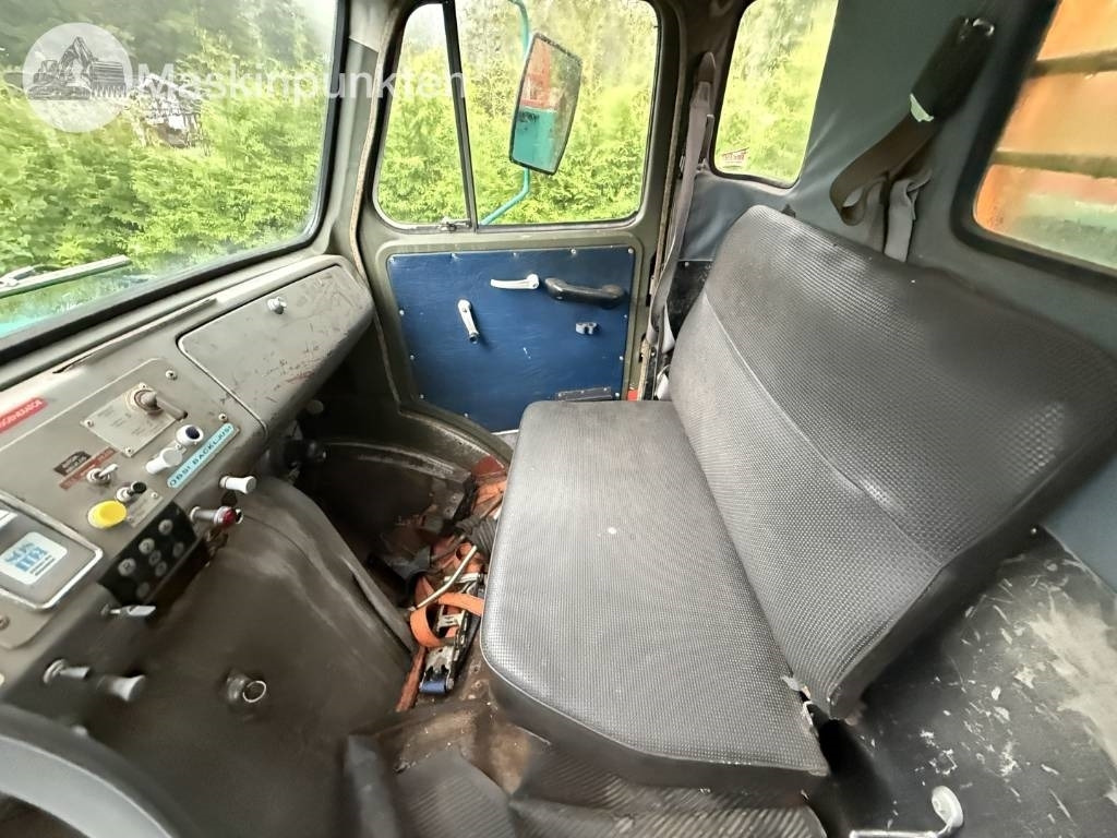 Kamion sa dizalicom Scania L 50: slika 9