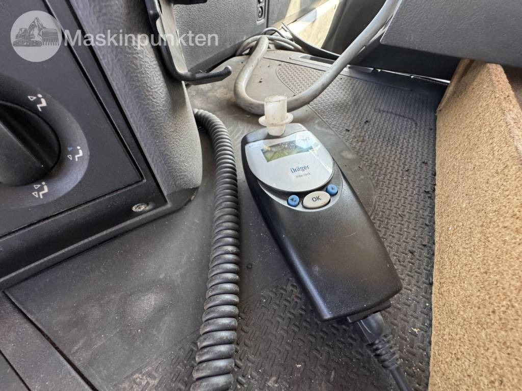 Kamion za smeće Scania P 420 GB: slika 44