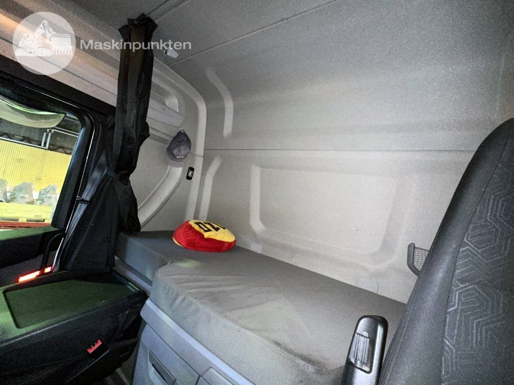 Kamion sa zatvorenim sandukom Scania R 450: slika 15