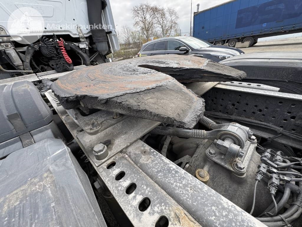 Tegljač Mercedes-Benz Actros 2545: slika 36