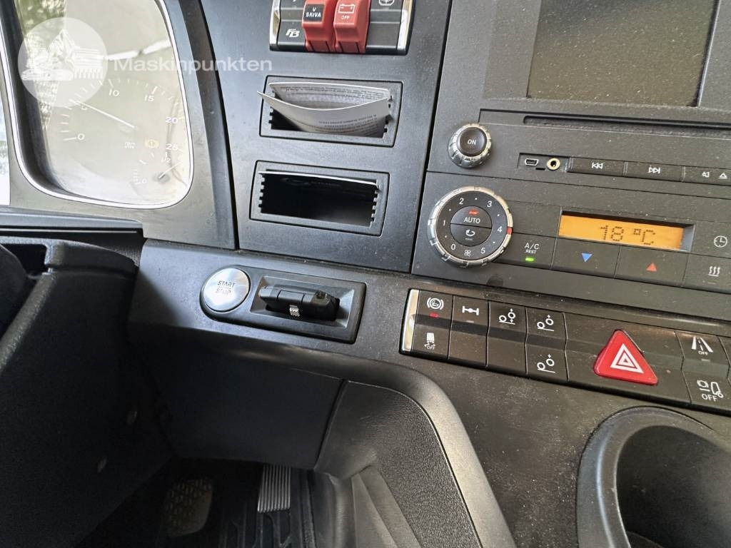 Tegljač Mercedes-Benz Actros 2545: slika 29