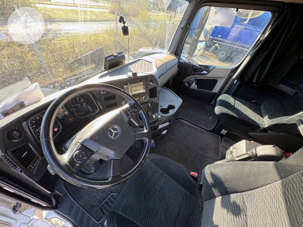 Tegljač Mercedes-Benz Actros 2545: slika 48
