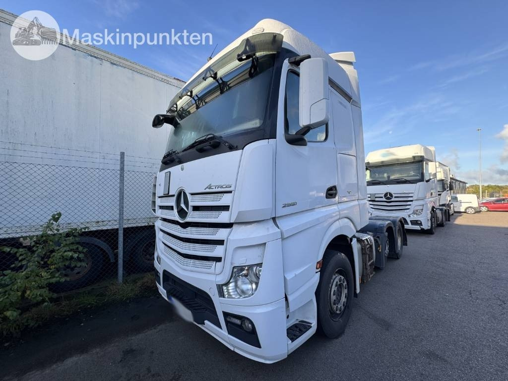 Mercedes-Benz Actros 963-4-D - Tegljač: slika 1 Mercedes-Benz Actros 963-4-D - Tegljač: slika 1