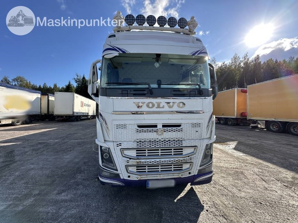 Volvo FH 16 750 - Kamion sa zatvorenim sandukom: slika 3 Volvo FH 16 750 - Kamion sa zatvorenim sandukom: slika 3