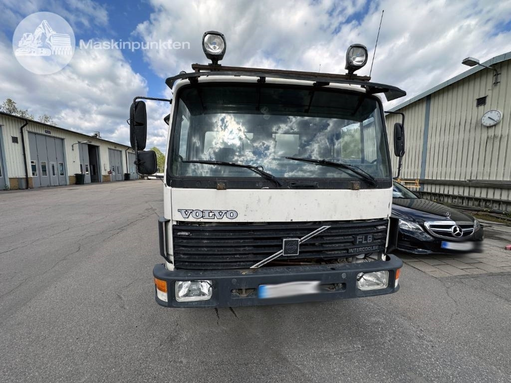 Volvo FL 610 Verkstadsinredd - Kamion sa zatvorenim sandukom: slika 2 Volvo FL 610 Verkstadsinredd - Kamion sa zatvorenim sandukom: slika 2