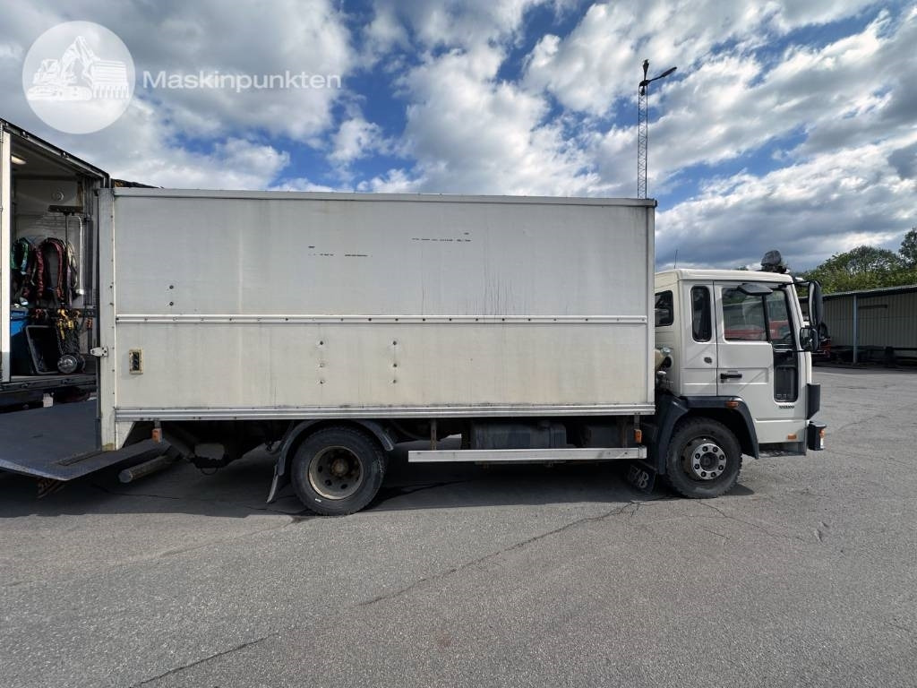 Volvo FL 610 Verkstadsinredd - Kamion sa zatvorenim sandukom: slika 4 Volvo FL 610 Verkstadsinredd - Kamion sa zatvorenim sandukom: slika 4