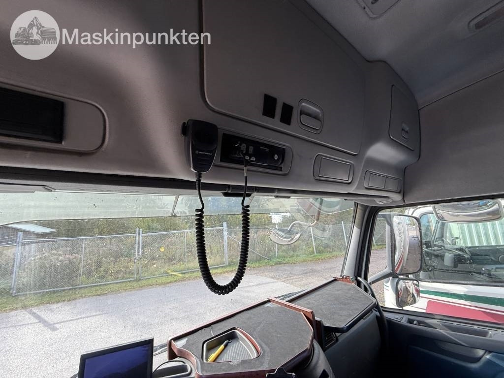 Kamion sa zatvorenim sandukom Volvo FM 440: slika 23