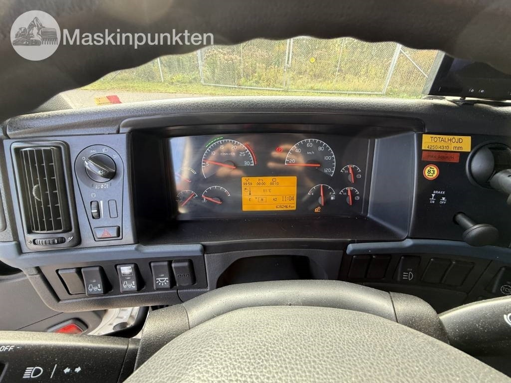 Kamion sa zatvorenim sandukom Volvo FM 440: slika 17