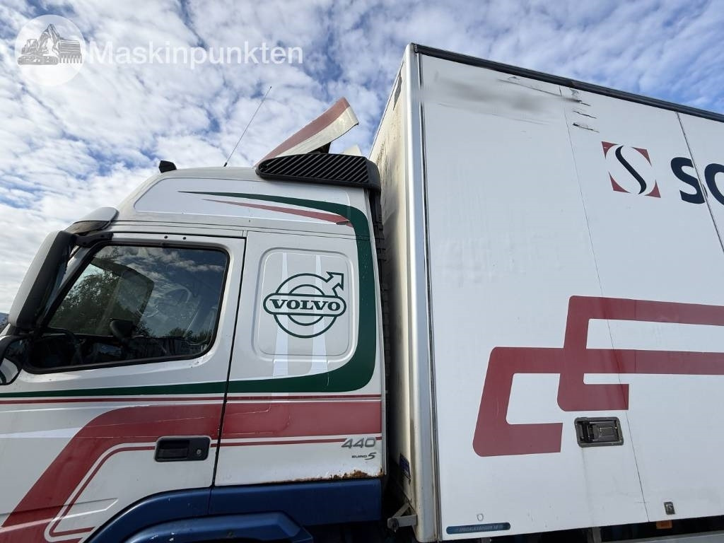 Kamion sa zatvorenim sandukom Volvo FM 440: slika 40
