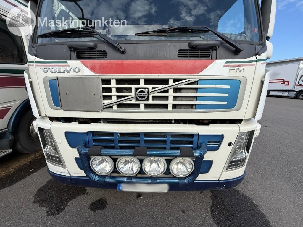 Kamion sa zatvorenim sandukom Volvo FM 440: slika 45