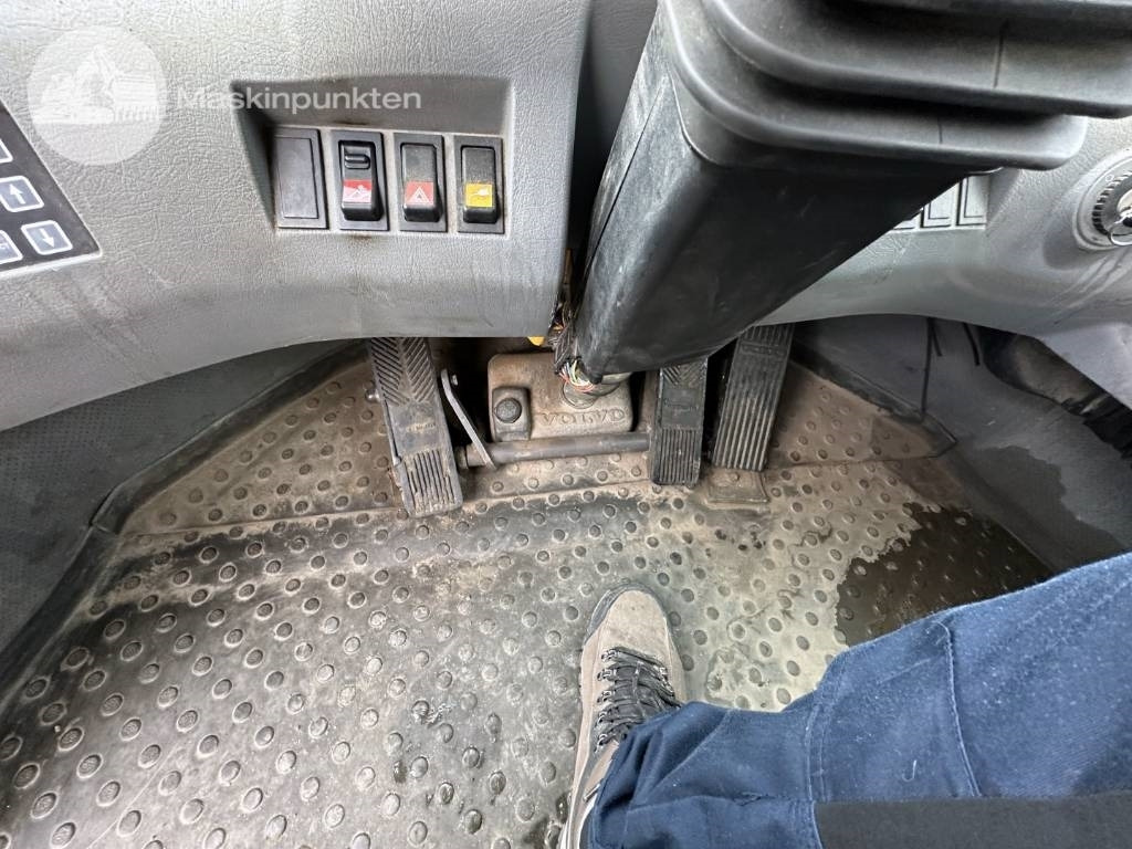 Volvo L 90 E  Volvo L 90 E: slika 24