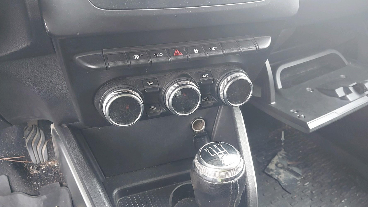 Automobil DACIA DUSTER II 1.5 BLUEDCI 115: slika 14 Automobil DACIA DUSTER II 1.5 BLUEDCI 115: slika 14