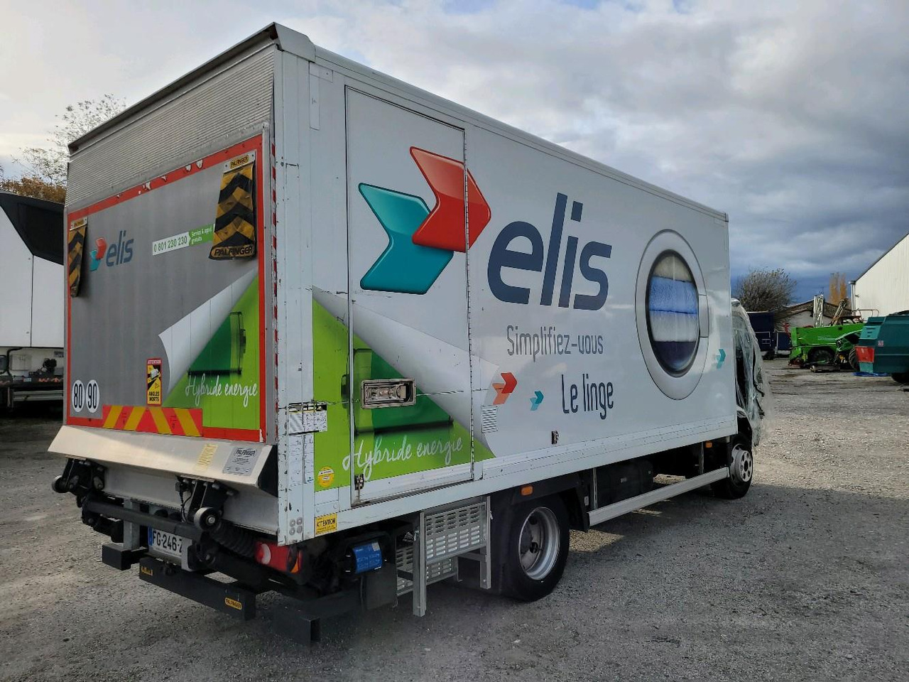 FUSO CANTER 7C15 - Kamion sa zatvorenim sandukom: slika 4 FUSO CANTER 7C15 - Kamion sa zatvorenim sandukom: slika 4