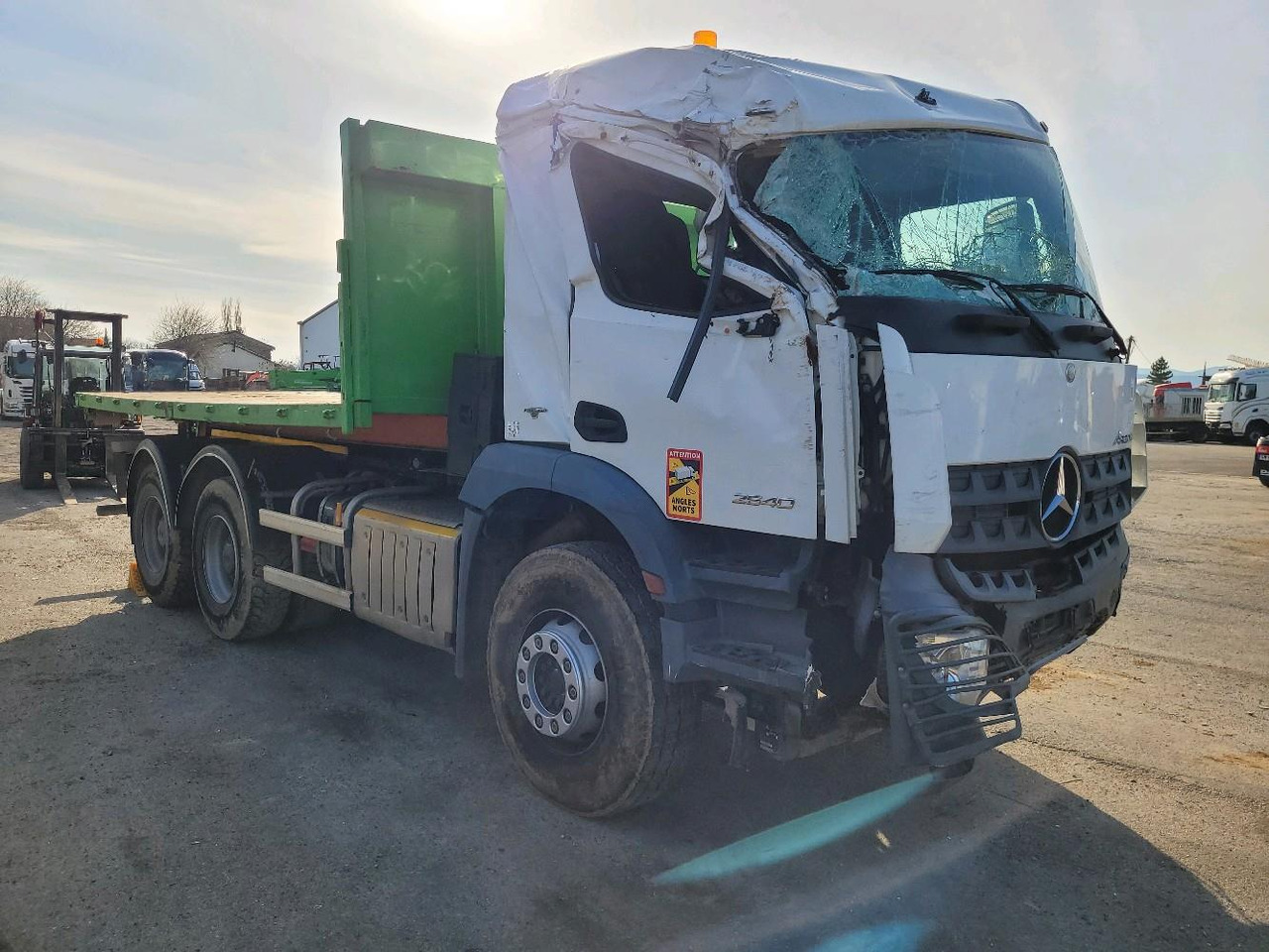 MERCEDES AROCS 2640 6X4 - Kamion sa tovarnim sandukom: slika 1 MERCEDES AROCS 2640 6X4 - Kamion sa tovarnim sandukom: slika 1