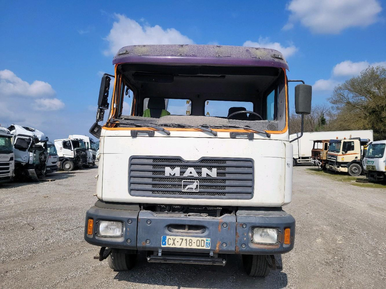 MN FE360A POLYBENNE 8X4 - Kamion za prevoz kontejnera/ Kamion sa promenjivim sandukom: slika 2 MN FE360A POLYBENNE 8X4 - Kamion za prevoz kontejnera/ Kamion sa promenjivim sandukom: slika 2