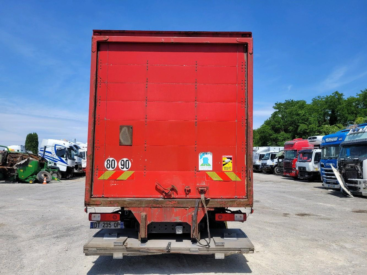 RENAULT D19 WIDE - Kamion sa zatvorenim sandukom: slika 5 RENAULT D19 WIDE - Kamion sa zatvorenim sandukom: slika 5