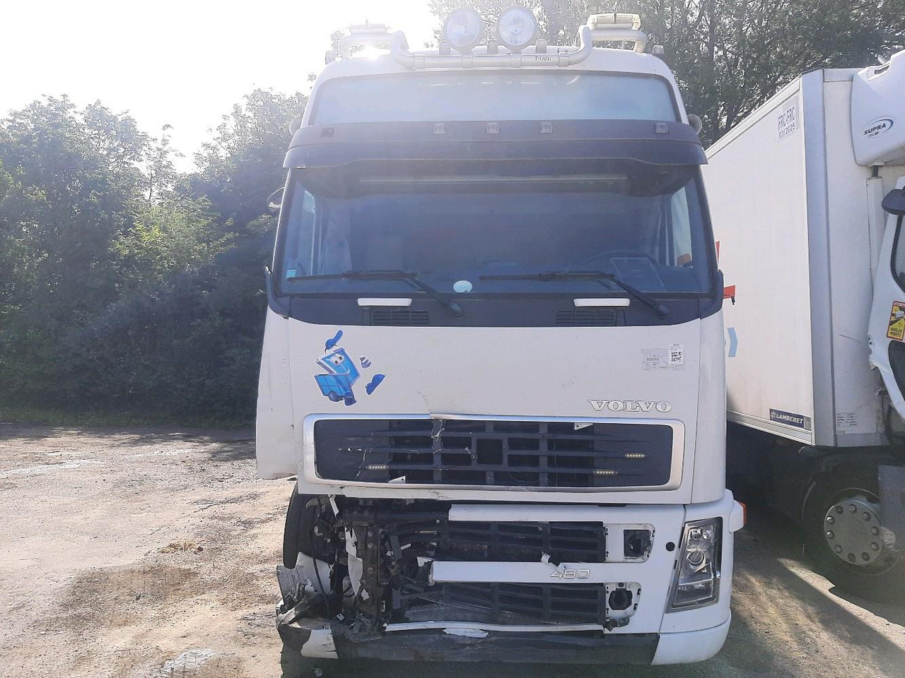 VOLVO FH 480 PORTEUR - Kamion sa zatvorenim sandukom: slika 2 VOLVO FH 480 PORTEUR - Kamion sa zatvorenim sandukom: slika 2