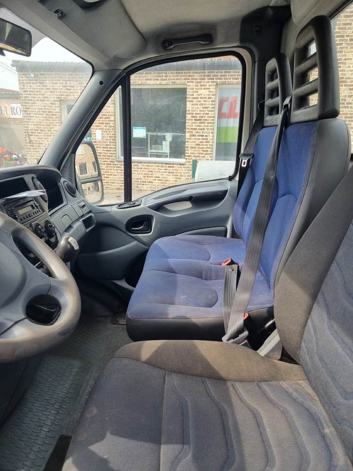 IVECO DAILY 35C18 - Mini tegljač: slika 5 IVECO DAILY 35C18 - Mini tegljač: slika 5
