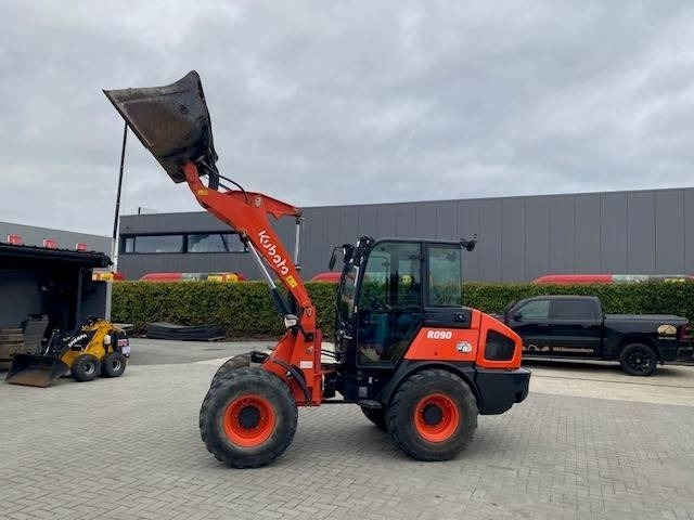 Kubota R 090 - Utovarivač točkaš: slika 4 Kubota R 090 - Utovarivač točkaš: slika 4