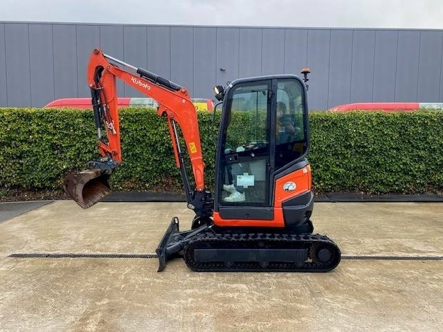 Kubota U 27-4 - Mini bager: slika 1 Kubota U 27-4 - Mini bager: slika 1