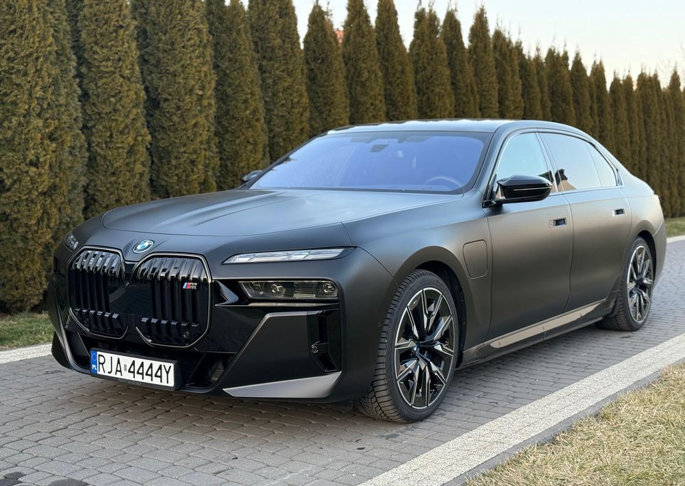 BMW Seria 7 M760e PHEV xDrive sport - Limuzina: slika 1 BMW Seria 7 M760e PHEV xDrive sport - Limuzina: slika 1