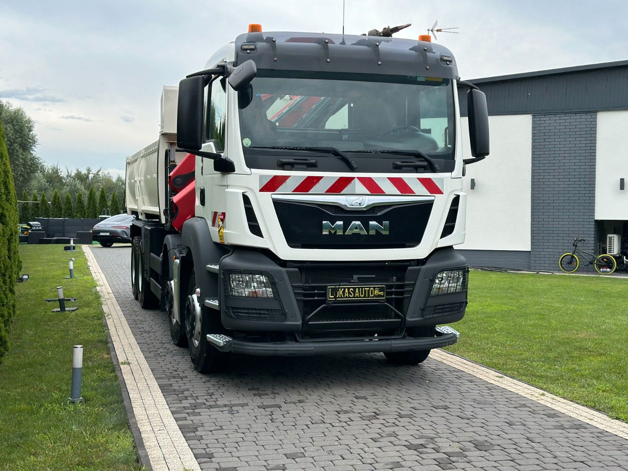 MAN TGS 440 / 8x4 /CRANE HMF 1530/ TIPPER - Kamion sa dizalicom: slika 4 MAN TGS 440 / 8x4 /CRANE HMF 1530/ TIPPER - Kamion sa dizalicom: slika 4