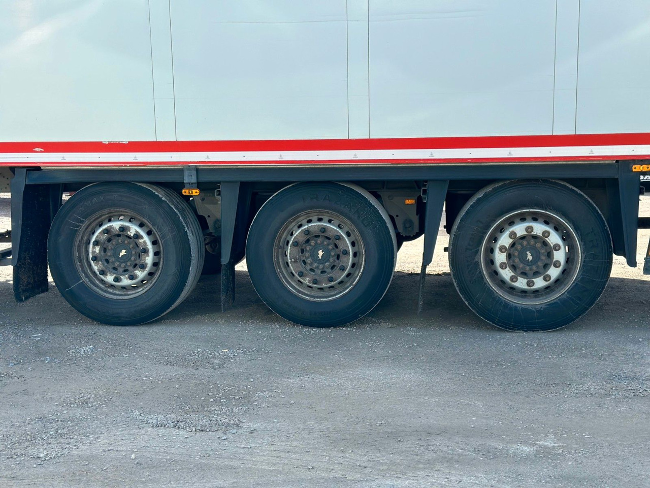 Poluprikolica hladnjače Schmitz Cargobull AXLE SCHMITZ DOPPELSTOCK CARRIER VECTOR 1850 MT: slika 9