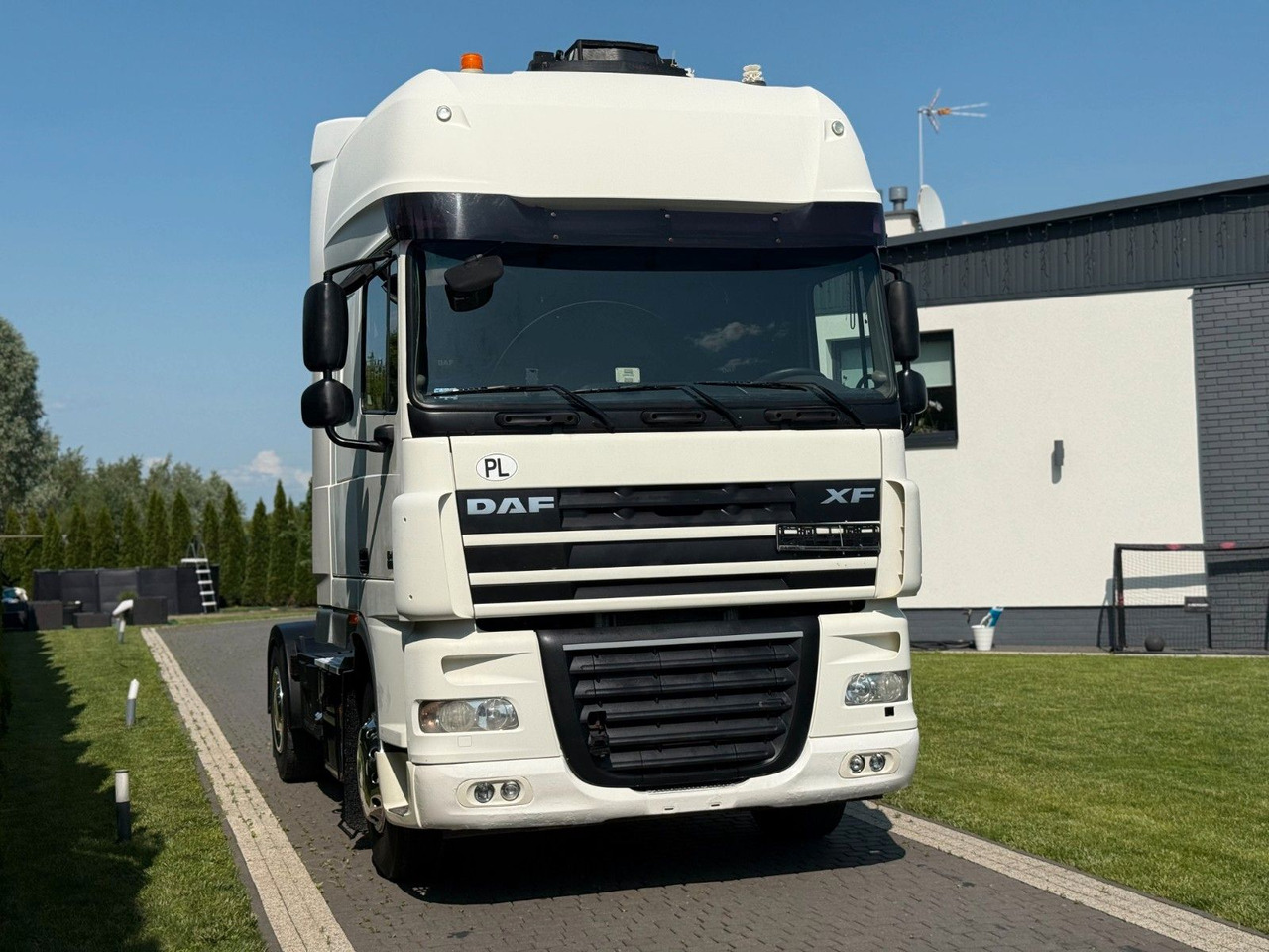 DAF XF 105 460 MANUAL PARK COOL - Tegljač: slika 3 DAF XF 105 460 MANUAL PARK COOL - Tegljač: slika 3