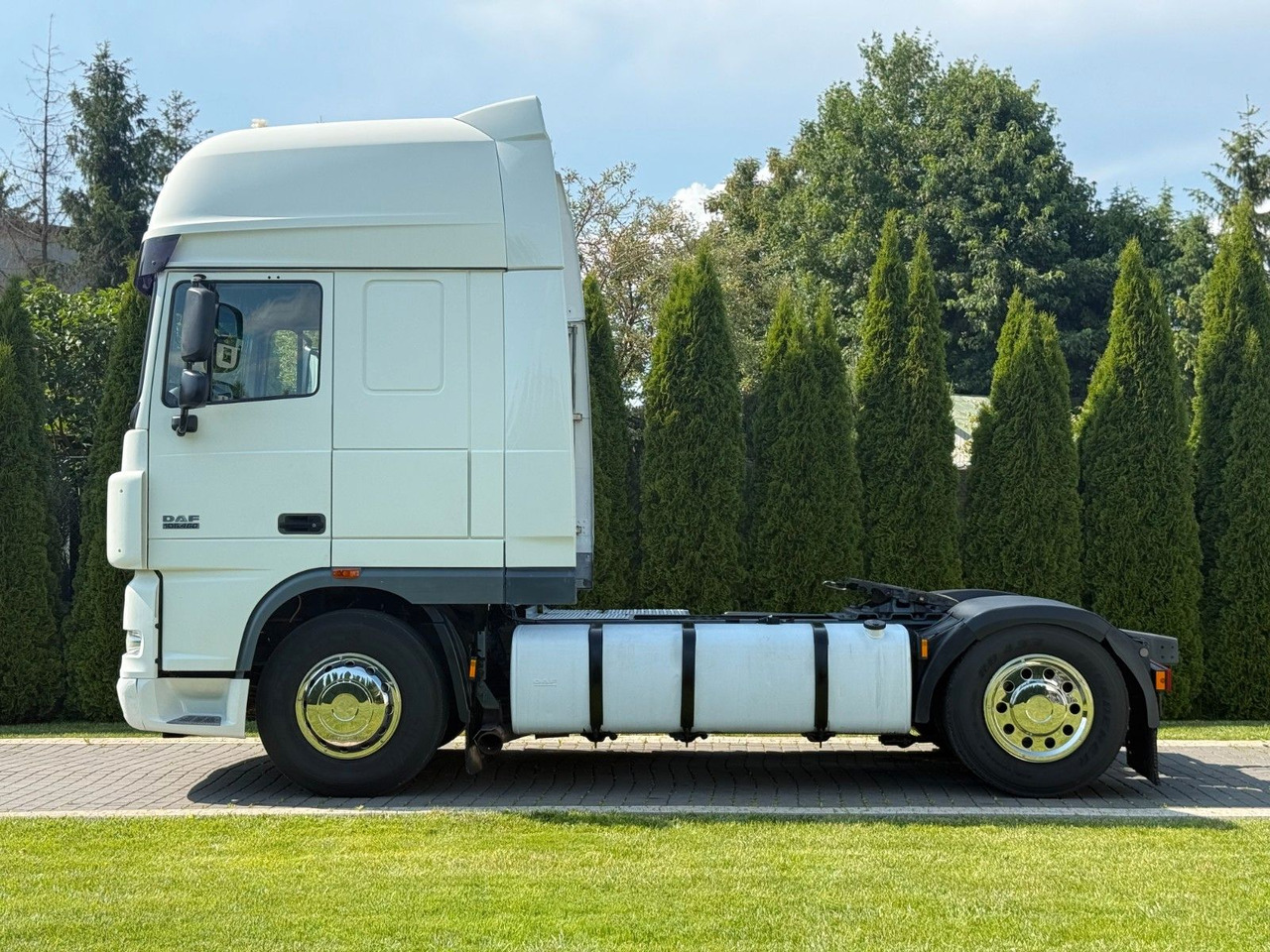 DAF XF 105 460 MANUAL PARK COOL - Tegljač: slika 4 DAF XF 105 460 MANUAL PARK COOL - Tegljač: slika 4