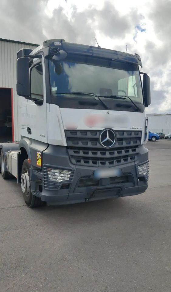 Mercedes-Benz AROCS 3353 6X4 68 TON - Tegljač: slika 2 Mercedes-Benz AROCS 3353 6X4 68 TON - Tegljač: slika 2