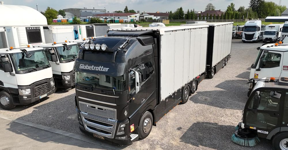 Volvo FH16 660 HP TANDEM 6x2 LIMITED EDITION - Kamion sa ceradom: slika 3 Volvo FH16 660 HP TANDEM 6x2 LIMITED EDITION - Kamion sa ceradom: slika 3