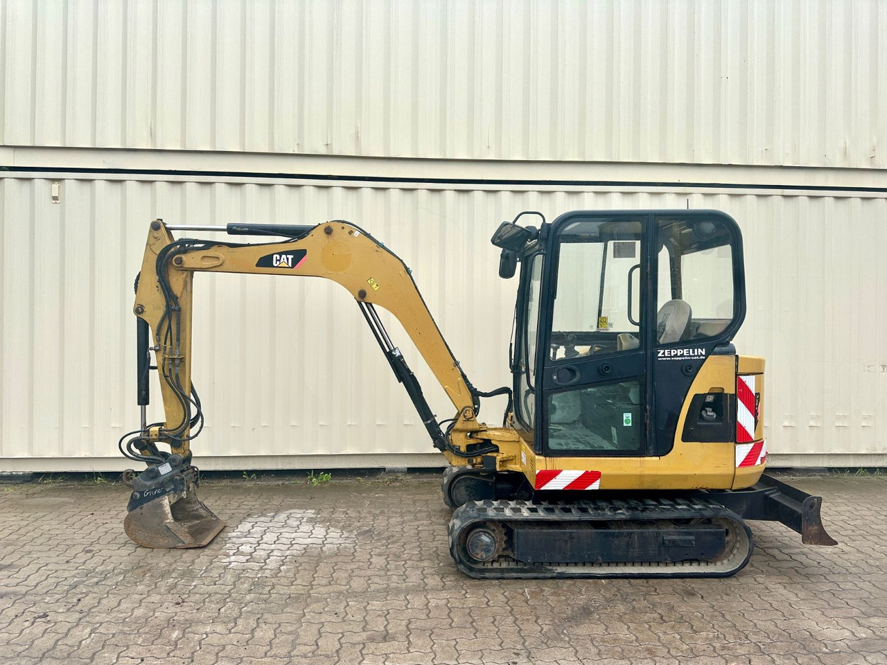CAT 302.5C / OilQuick OQ40 / Deutsche Maschine - Mini bager: slika 1 CAT 302.5C / OilQuick OQ40 / Deutsche Maschine - Mini bager: slika 1