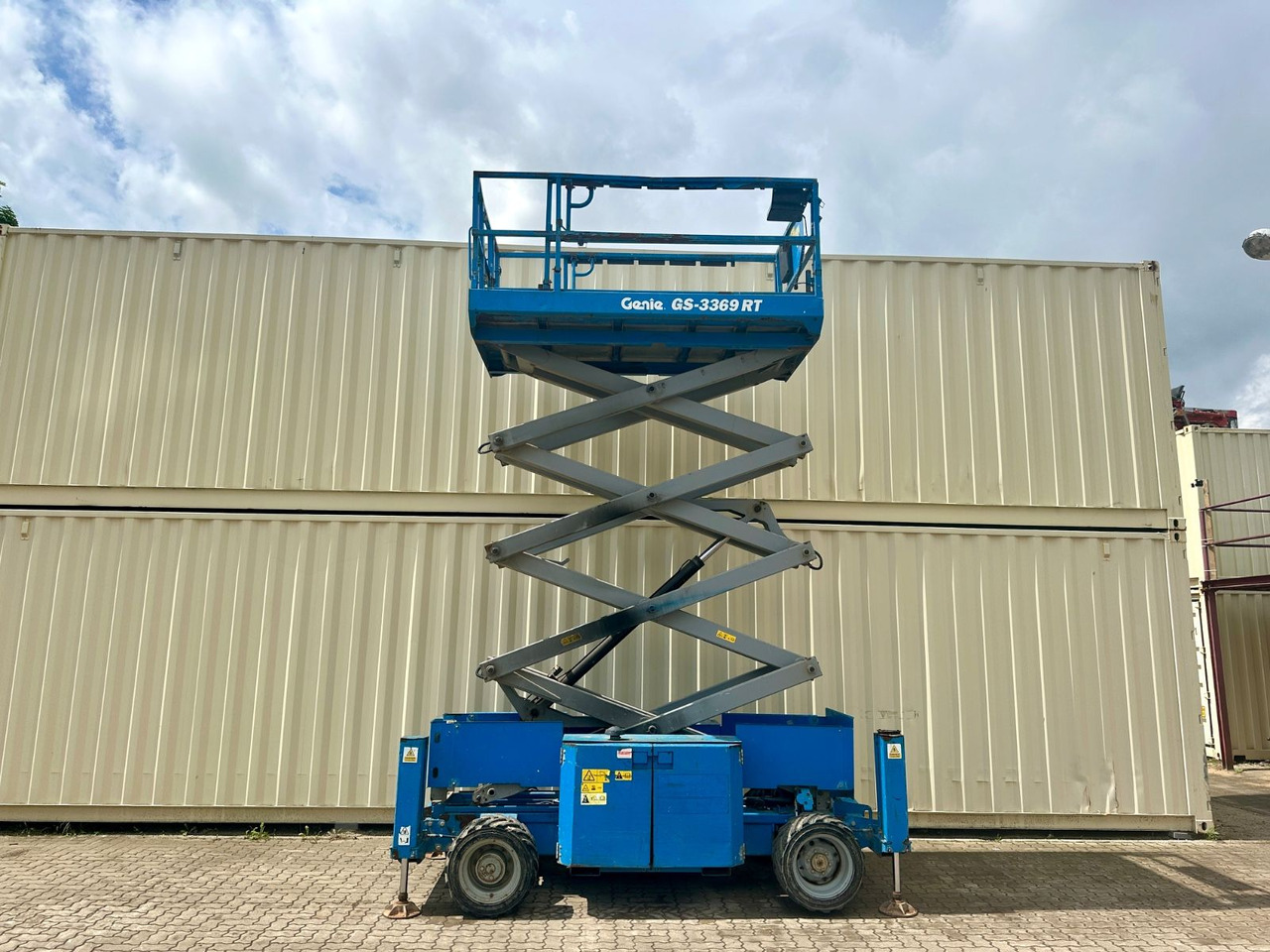 Genie GS3369RT 4x4 Scherenbühne, 12 Meter - Vazdušna platforma montirana na kamion: slika 1 Genie GS3369RT 4x4 Scherenbühne, 12 Meter - Vazdušna platforma montirana na kamion: slika 1