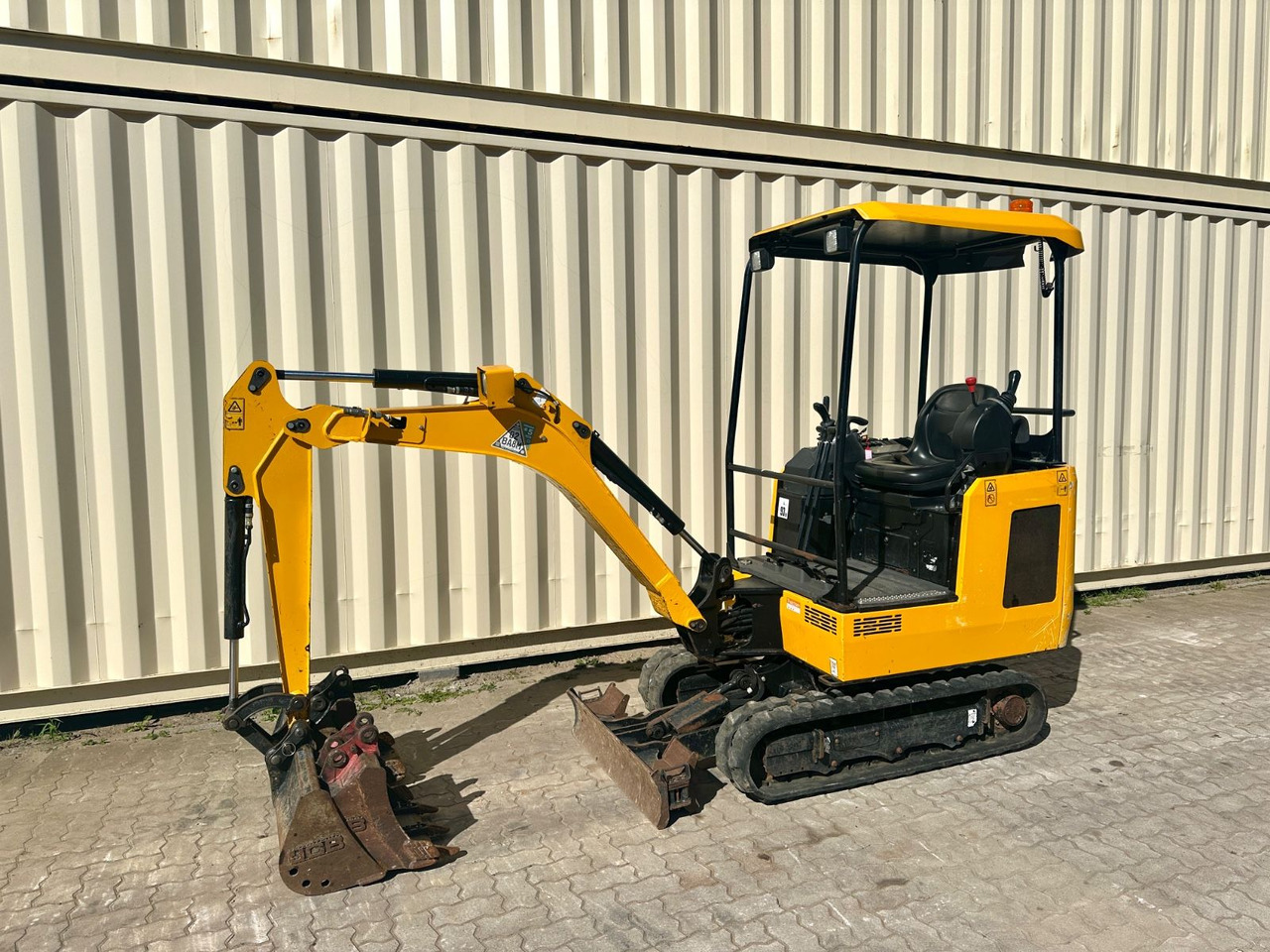 JCB 16C-1 /2020 BJ/943 BH/verbr. Laufwerk/3xLöffel - Mini bager: slika 1 JCB 16C-1 /2020 BJ/943 BH/verbr. Laufwerk/3xLöffel - Mini bager: slika 1