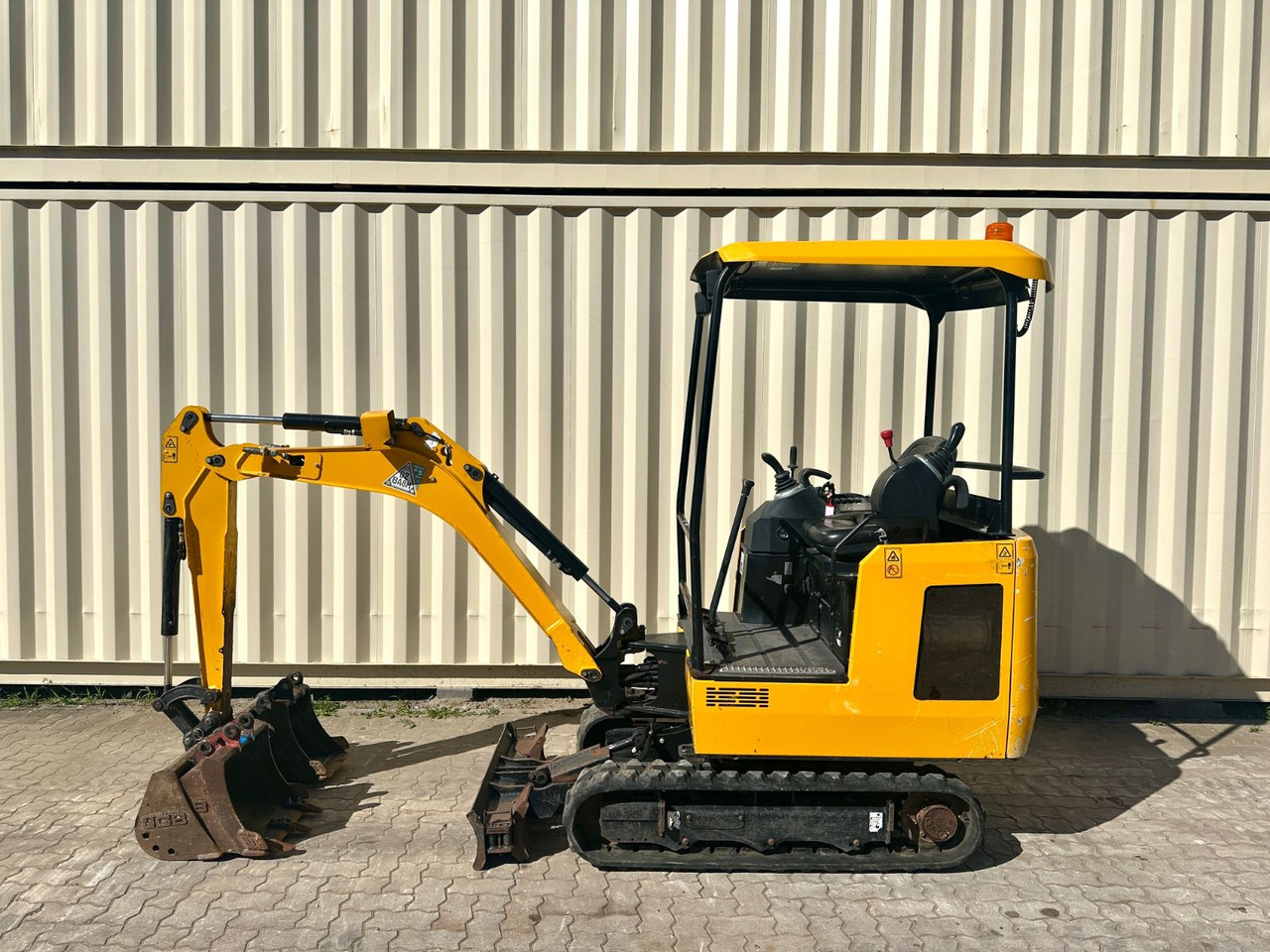 JCB 16C-1 /2020 BJ/943 BH/verbr. Laufwerk/3xLöffel - Mini bager: slika 2 JCB 16C-1 /2020 BJ/943 BH/verbr. Laufwerk/3xLöffel - Mini bager: slika 2