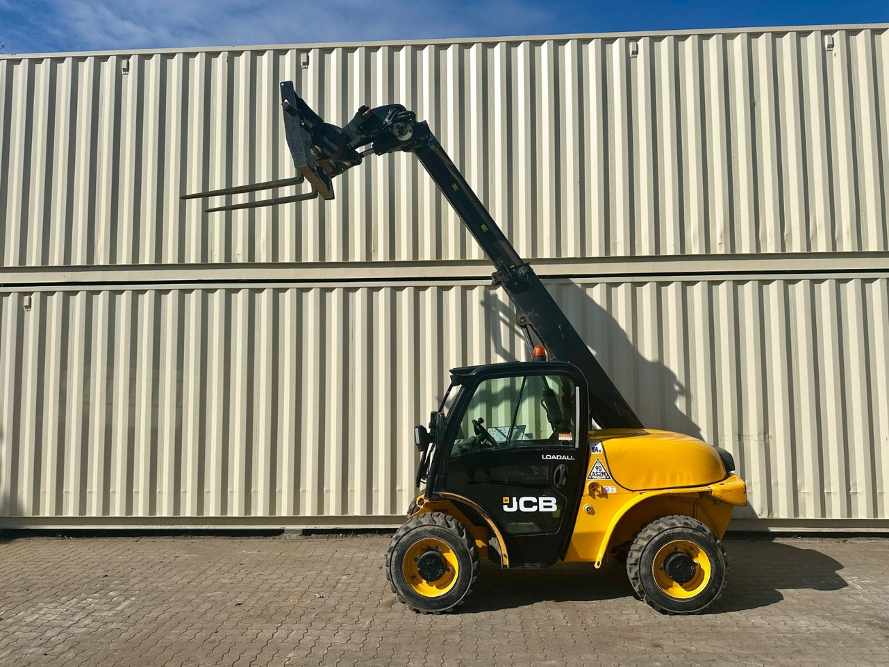 JCB 520-40 / 4 Meter / 2 Tonnen / 2.297 Bh / TOP - Teleskopski upravljač: slika 2 JCB 520-40 / 4 Meter / 2 Tonnen / 2.297 Bh / TOP - Teleskopski upravljač: slika 2