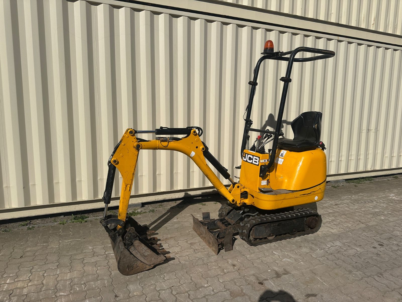 JCB 8008 CTS, 2021 BJ, 972 BH, 3 x Löffel - Mini bager: slika 1 JCB 8008 CTS, 2021 BJ, 972 BH, 3 x Löffel - Mini bager: slika 1