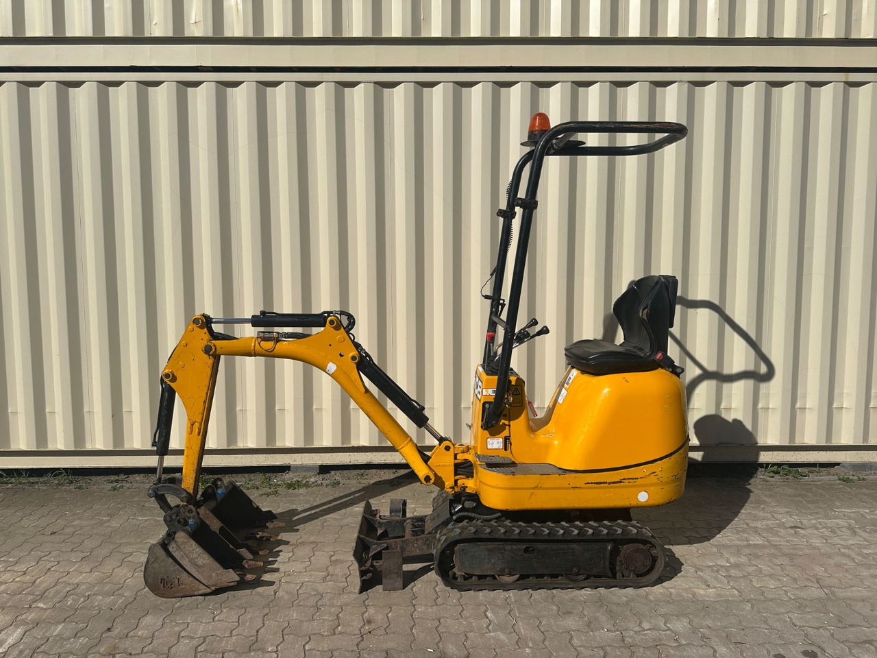 JCB 8008 CTS, 2021 BJ, 972 BH, 3 x Löffel - Mini bager: slika 2 JCB 8008 CTS, 2021 BJ, 972 BH, 3 x Löffel - Mini bager: slika 2