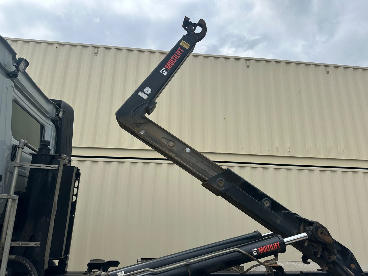 Mercedes-Benz Arocs 2643/Hiab M. /1. Hd /R.St. 3.90m/265.773KM - Kamion sa hidrauličnom kukom: slika 5 Mercedes-Benz Arocs 2643/Hiab M. /1. Hd /R.St. 3.90m/265.773KM - Kamion sa hidrauličnom kukom: slika 5