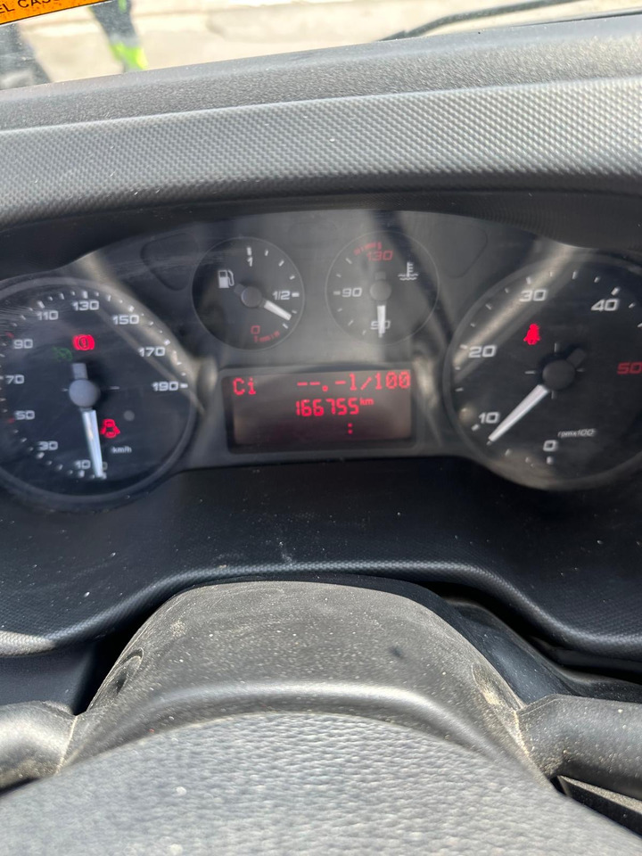 IVECO DAILY 35C12 - Istovarivač: slika 2 IVECO DAILY 35C12 - Istovarivač: slika 2